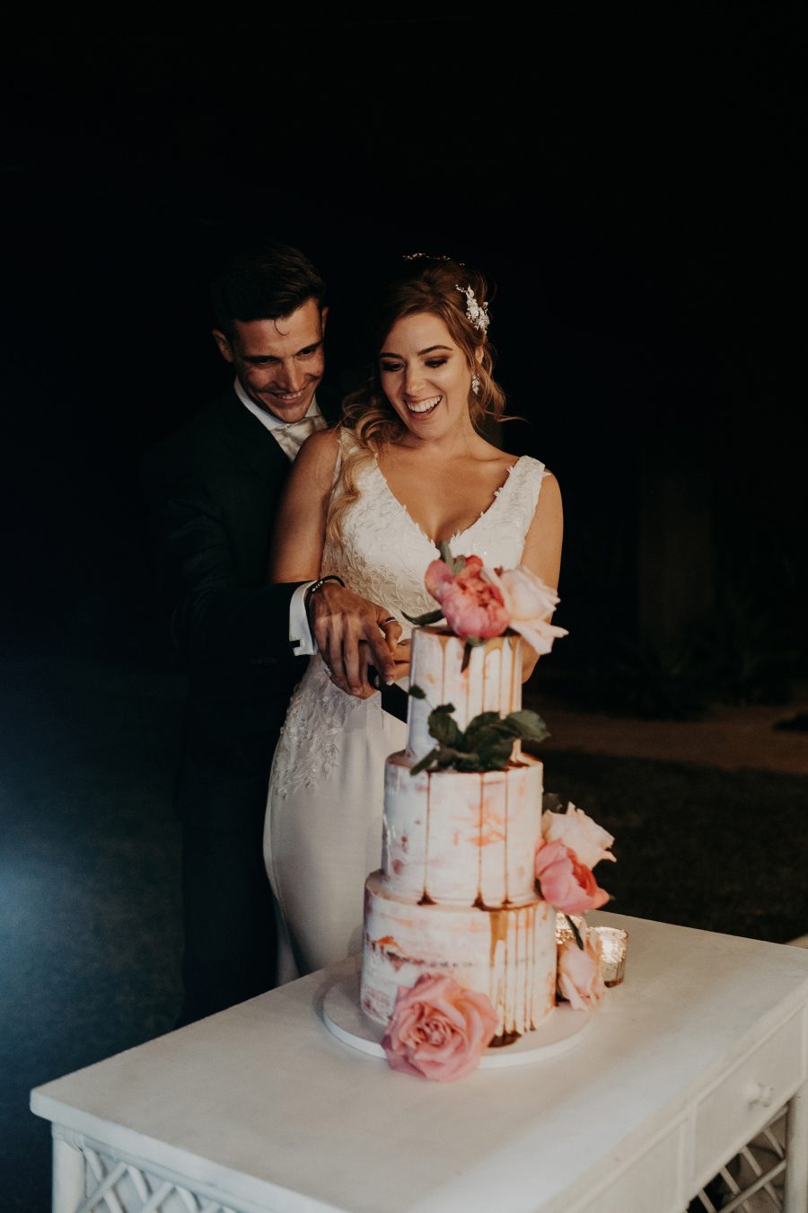 sydney boho elegant wedding. wedding cake cutting