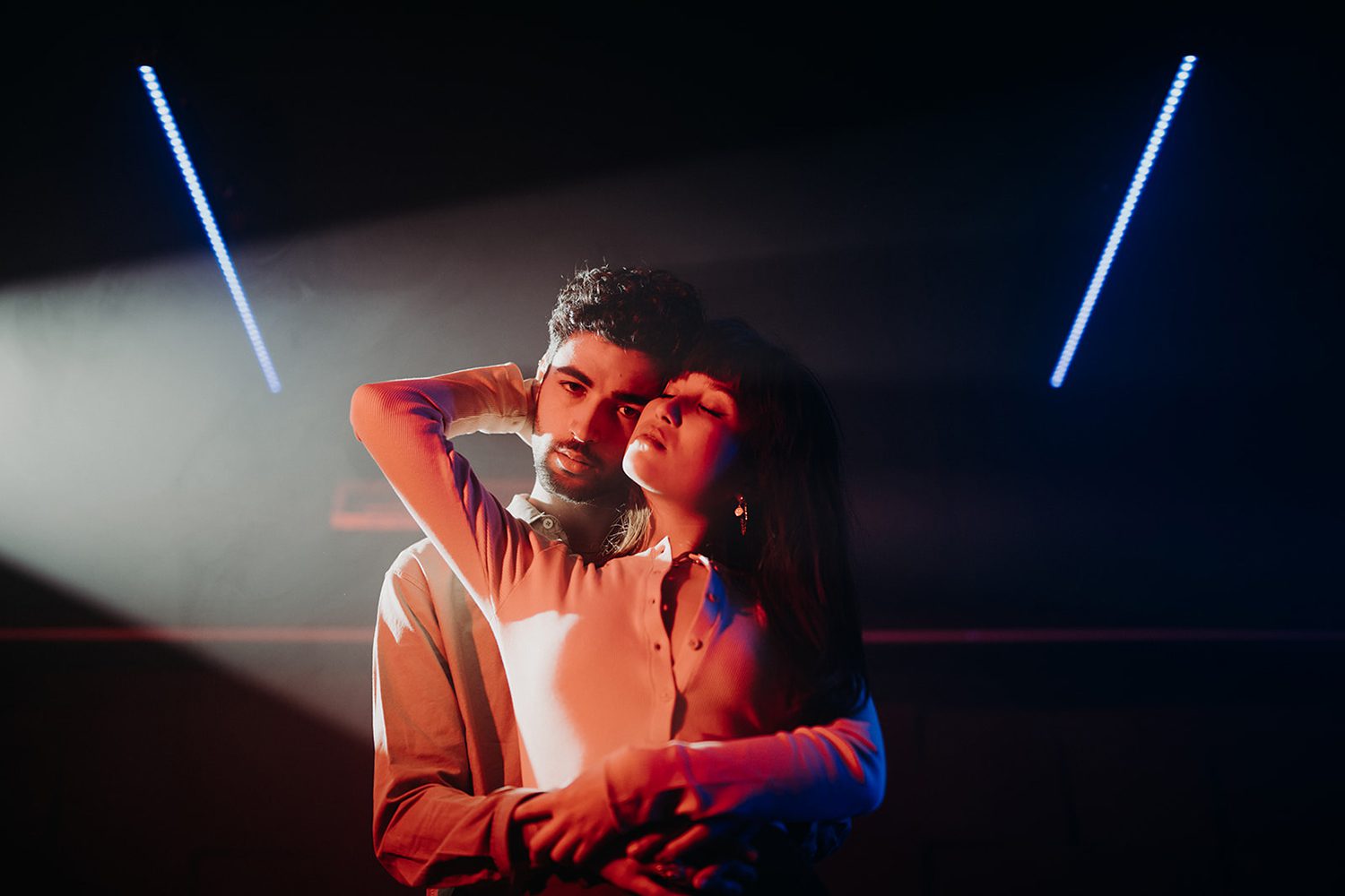 couple session neon lights