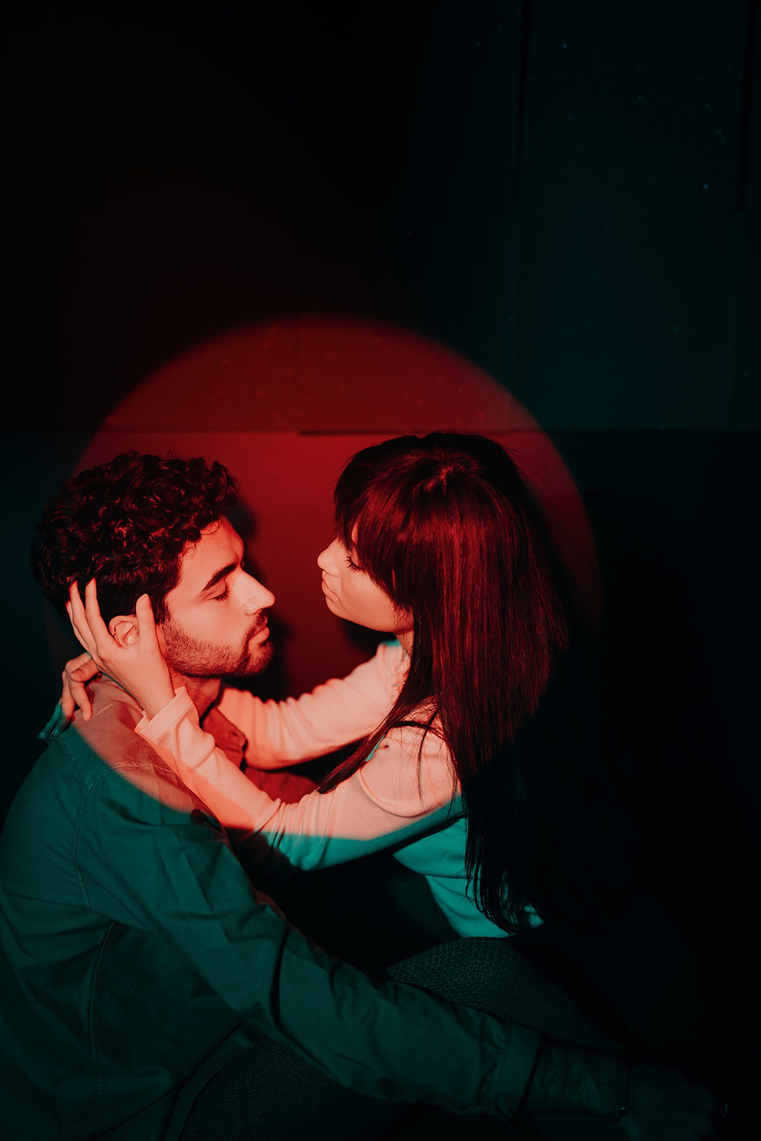 couple session neon lights