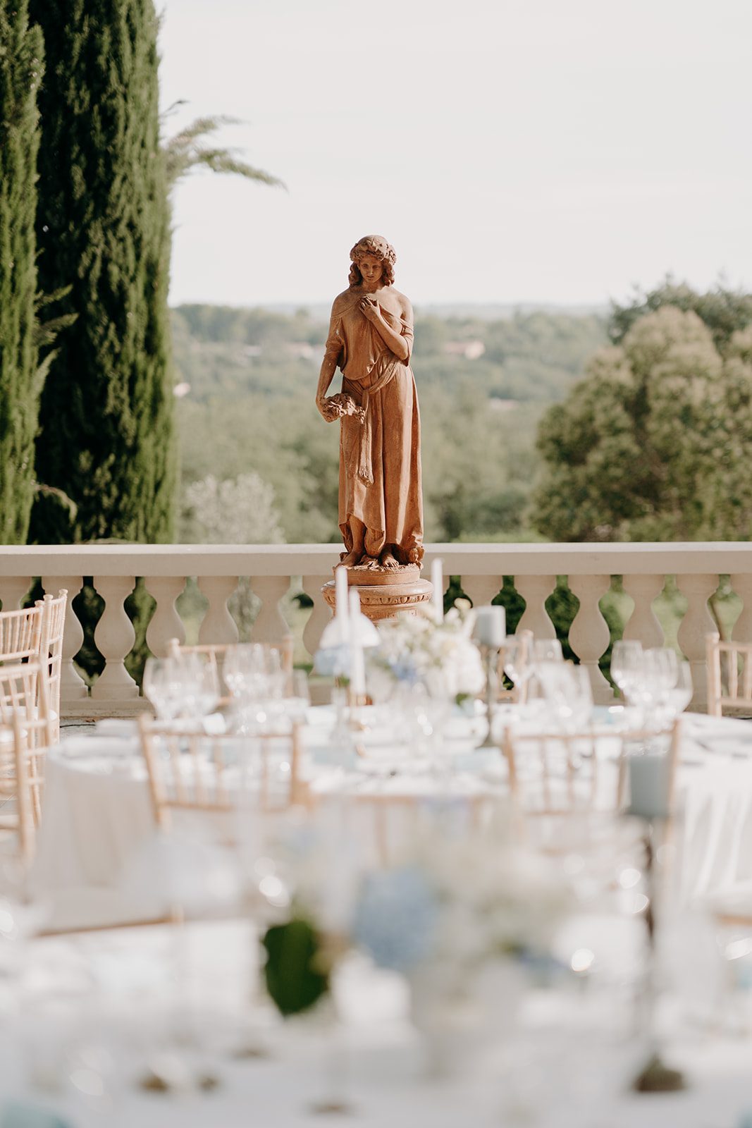 Provence wedding, domaine de la galiniere, pastel blue